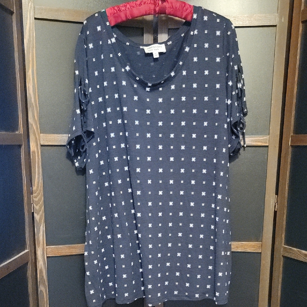 Chic Navy Blouse with White Accents